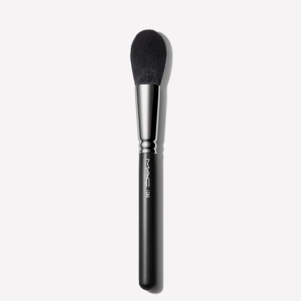 NEW! M•A•C 129S BRUSH